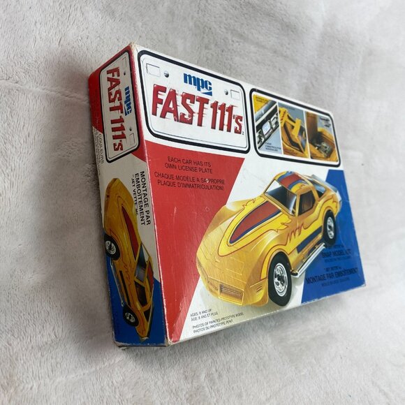 Vintage MPC Fast 111's Jet Vette Corvette 1/20 Scale Model Kit - Picture 2 of 9